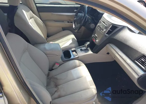 2010 Subaru Legacy 2.5I Premium z USA, uszkodzony, nr VIN 4S3BMBG60A3214862